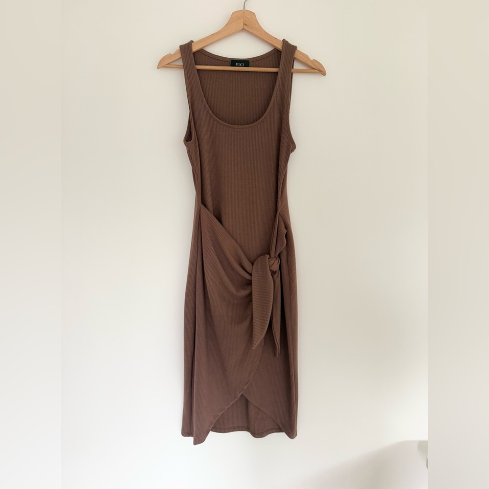 NWOT Vici Wilmer Ribbed Front Tie Dress